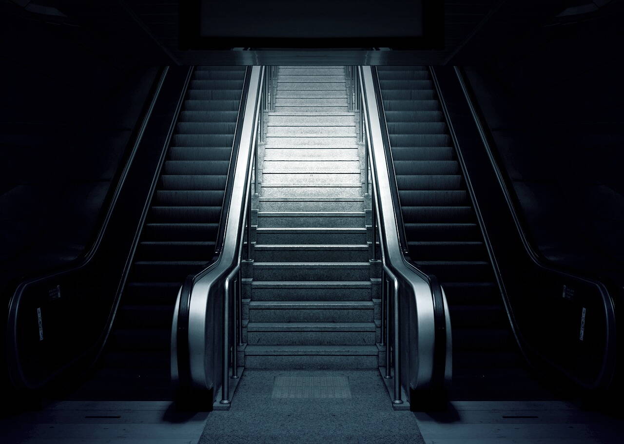 escalator-769790_1280.jpg escalator-769790_1280.jpg