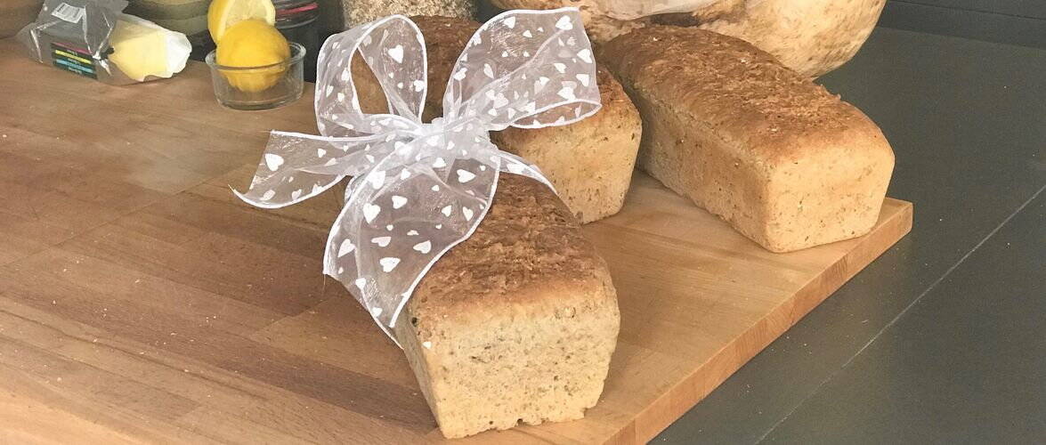 Mehrgetreidebrot zum Essen oder Verschenken Mehrgetreidebrot zum Essen oder Verschenken