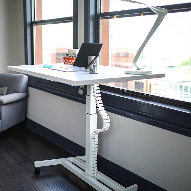 standing-desk-7349894_1280.jpeg