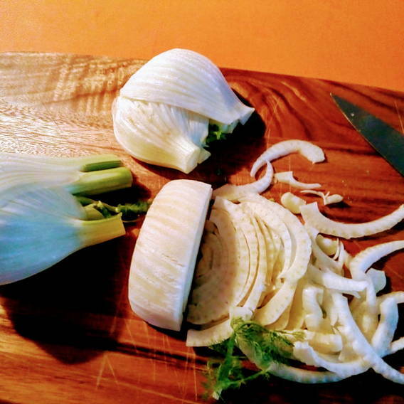 Fenchel-Feta-Gratin, Fenchel geschnitten Fenchel-Feta-Gratin, Fenchel geschnitten