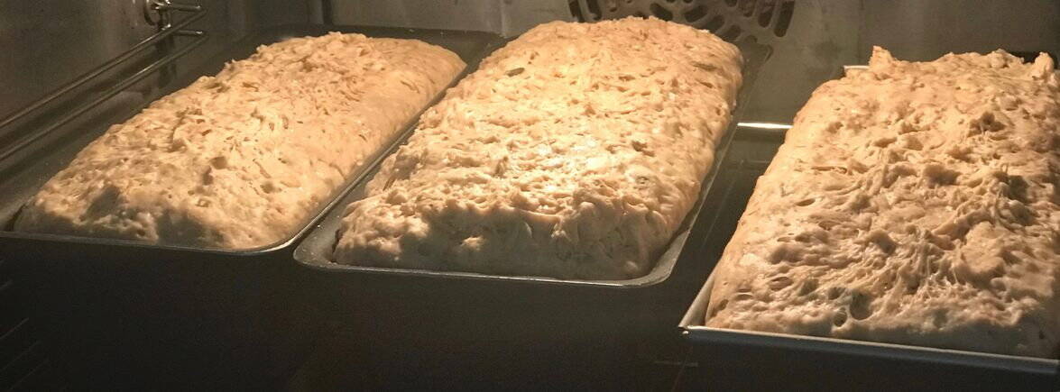 Mehrgetreidebrot im Ofen Mehrgetreidebrot im Ofen